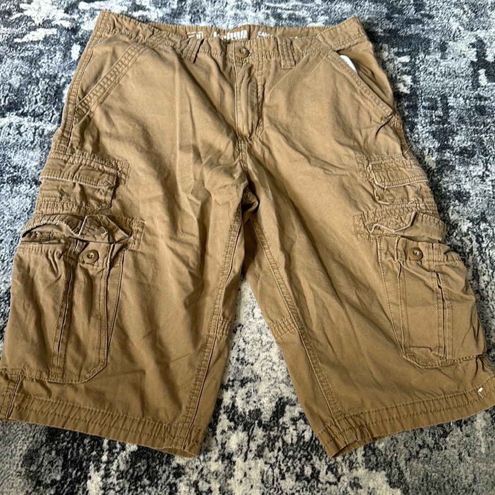 Urban pipeline cargo shorts